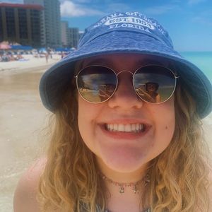 Meet your Posher, Natalie